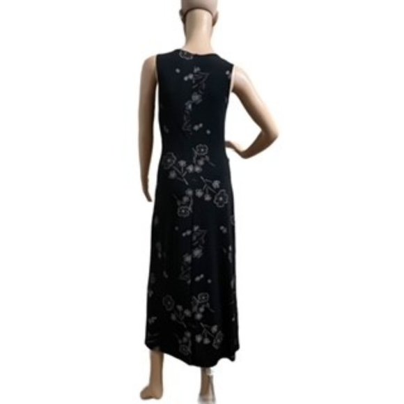 Black Dress - Picture 3 of 7